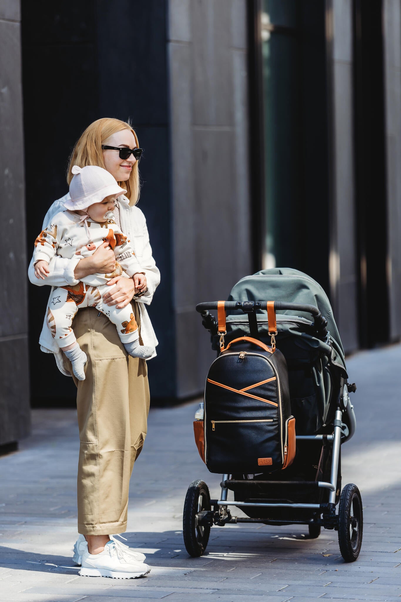 Large Diaper Backpack – Black Coffee